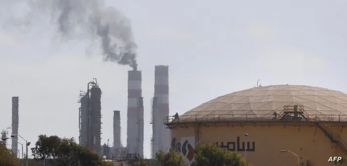 صحيفة إل باييس  العالم يستيقظ كل يوم على اكتشافات وهمية للنفط بالمغرب