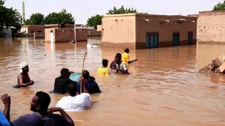 السودان مصرع 52 شخصا جراء الفيضانات الناجمة عن الأمطار الغزيرة