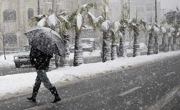 الطقس ثلوج وأمطار رعدية غزيرة بداية من اليوم