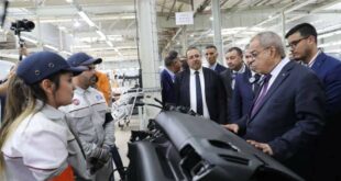 وزير الصناعة بدء برنامج لصناعة السيارات في الجزائر وتوقع وفرة خلال 3 سنوات